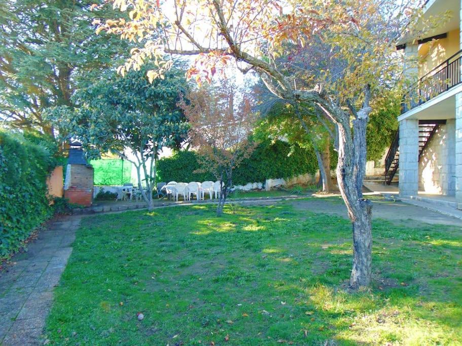 Casa En La Sierra De Grupos Grandes Hébergement de vacances *